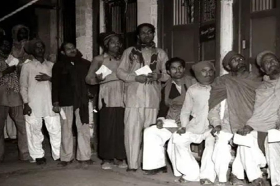 भारत का पहला आम चुनाव: 12 पॉइंट्स में समझें भारत ने कैसे रचा विश्व का सबसे बड़ा चुनावी इतिहास